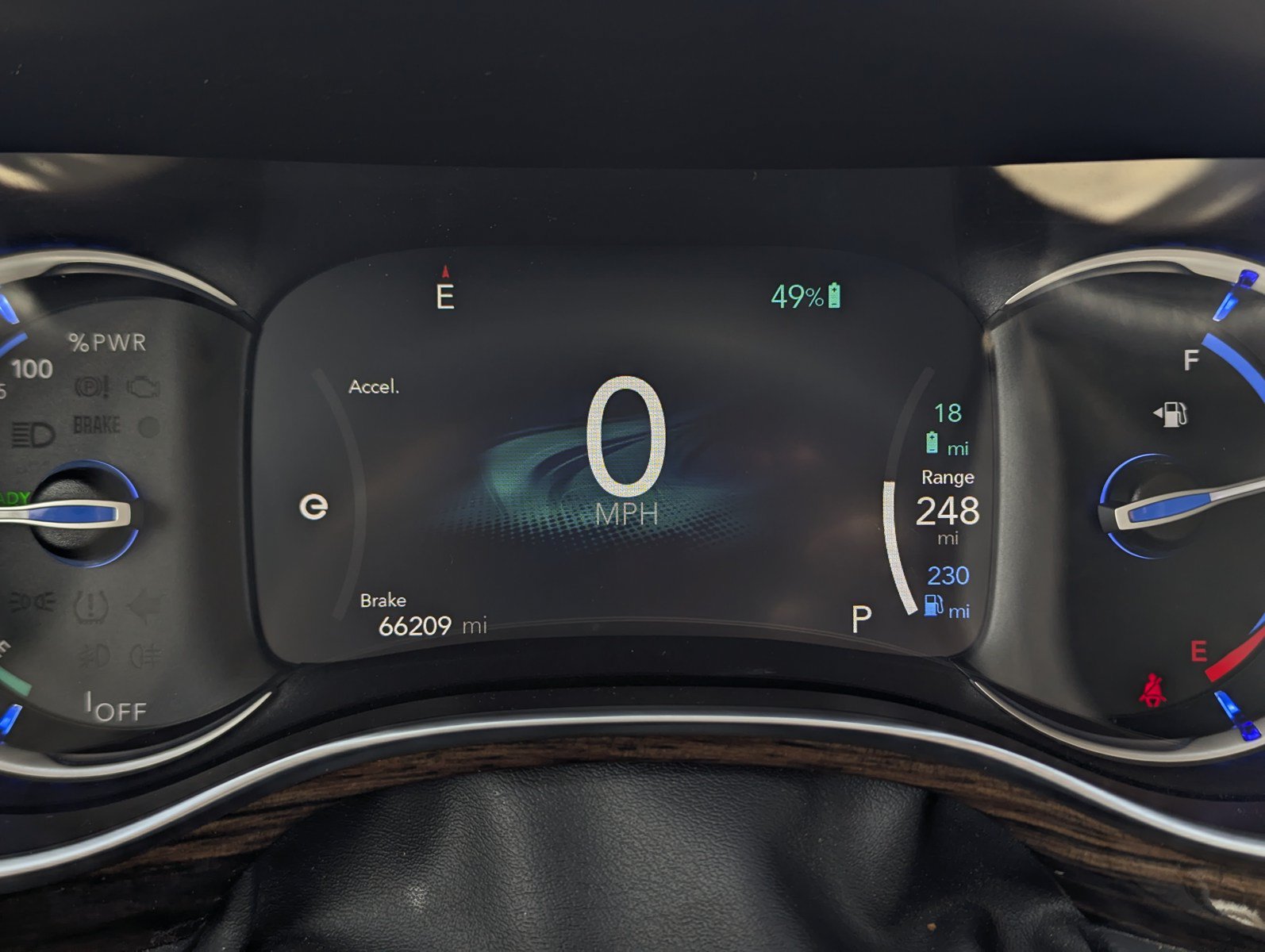 Used 2023 Chrysler Pacifica Limited FWD image 14