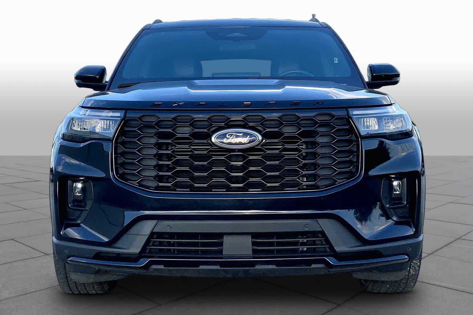 Certified 2025 Ford Explorer ST-Line w/ ST-Line Street Pack AWD/4WD image 4