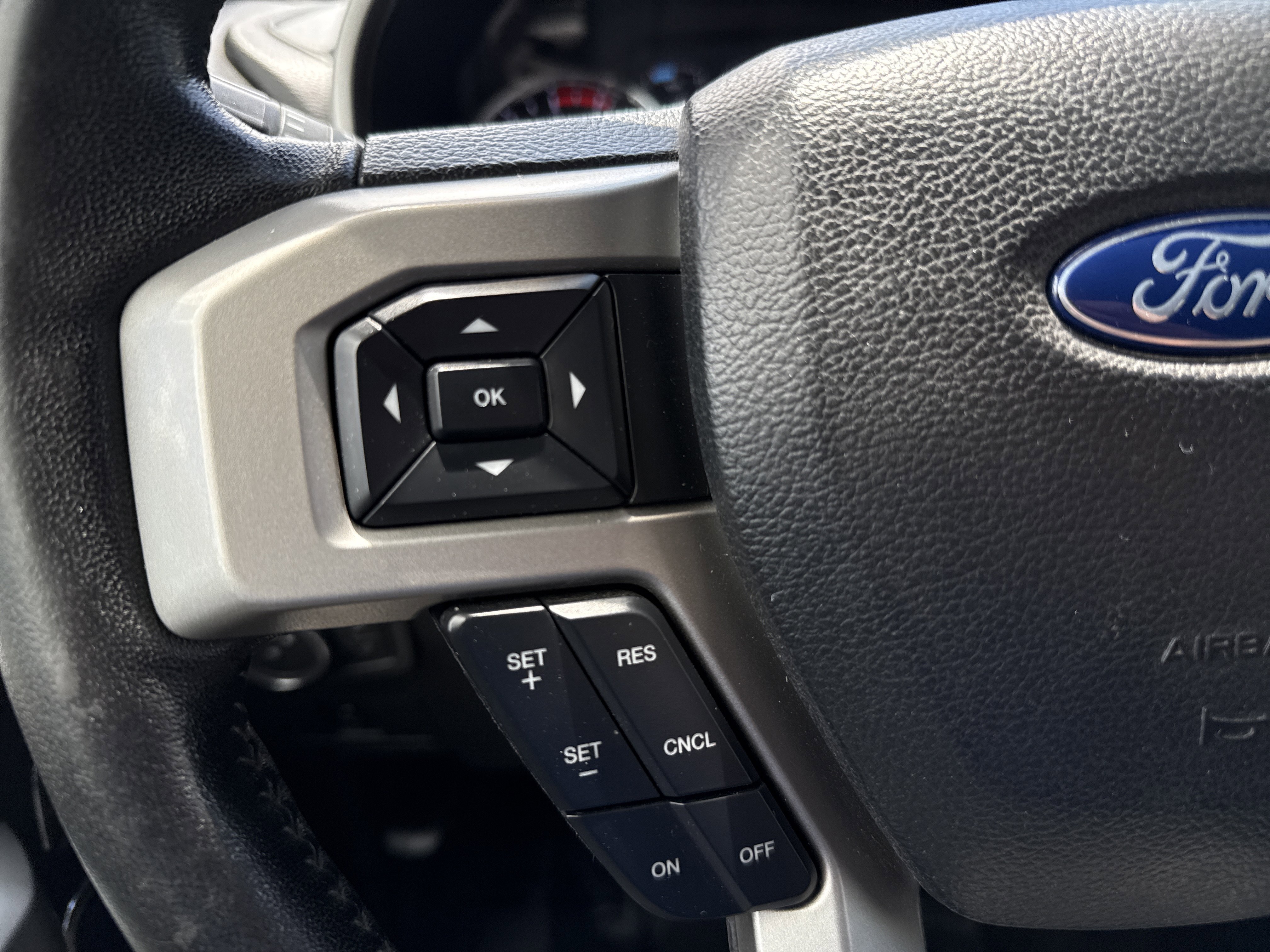 Certified 2019 Ford F350 Lariat w/ Camper Package AWD/4WD image 20