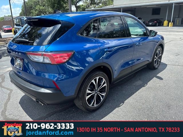Certified 2022 Ford Escape SE w/ SE Sport Appearance Package FWD image 6