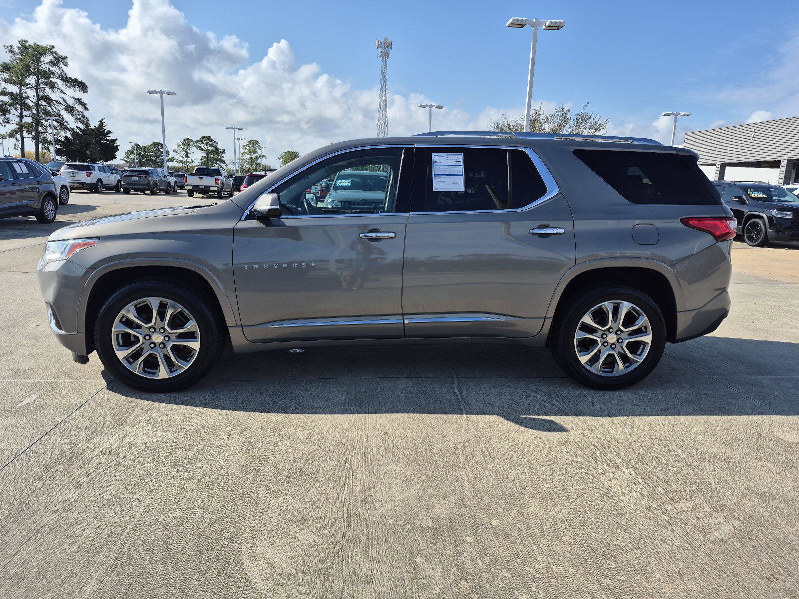 Used 2019 Chevrolet Traverse Premier image 2