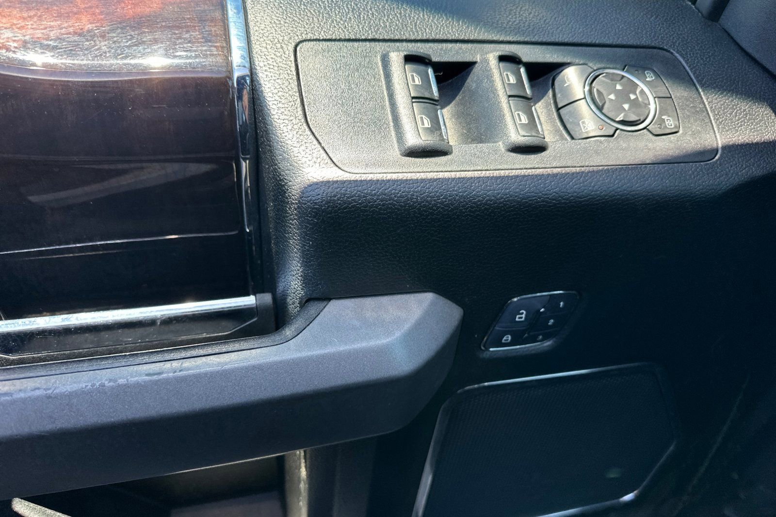 Certified 2017 Ford F150 Platinum w/ Equipment Group 701A Luxury image 10