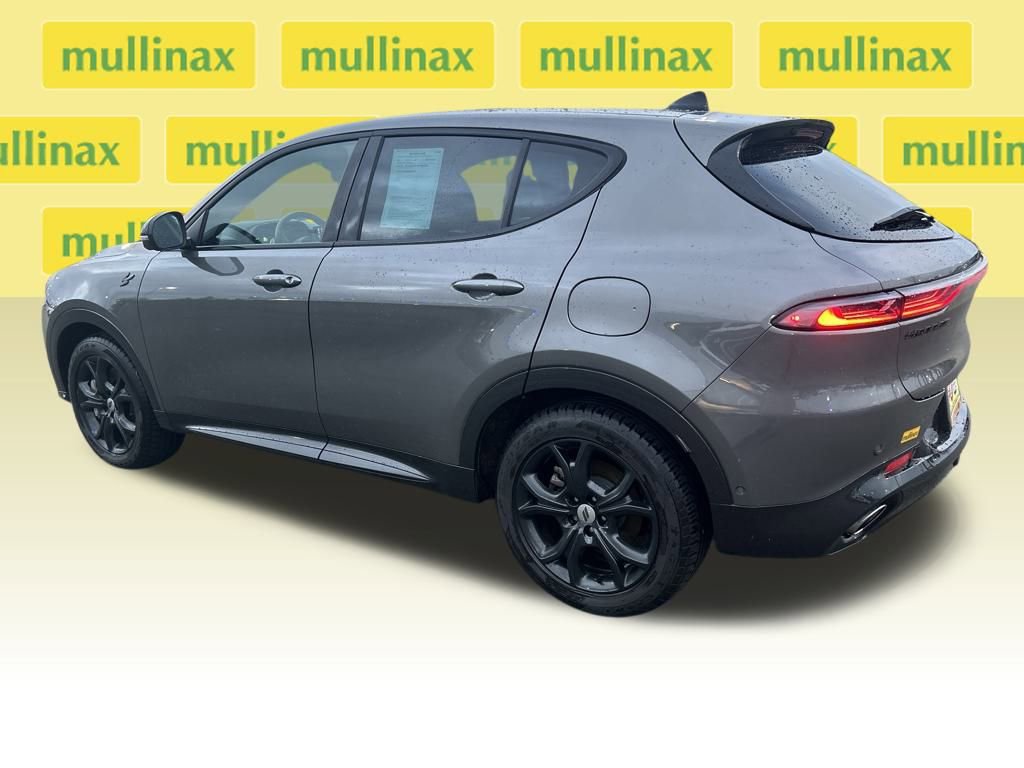 Used 2024 Dodge Hornet R/T Plus w/ Tech Pack Plus w/o Parking image 11