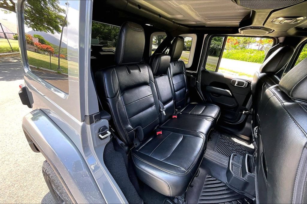 Used 2022 Jeep Wrangler Unlimited Sahara AWD/4WD image 29