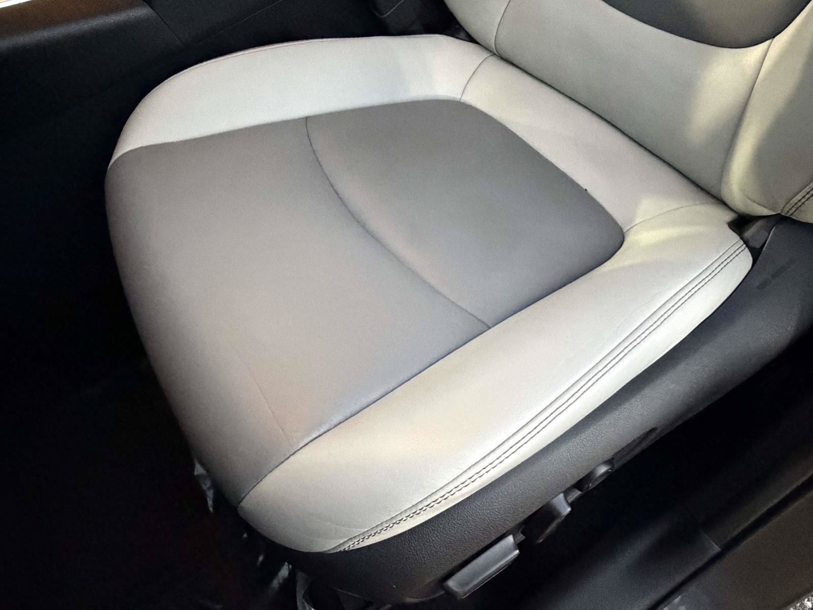 Used 2019 Toyota RAV4 XLE Premium w/ Cold Weather Package AWD/4WD image 24