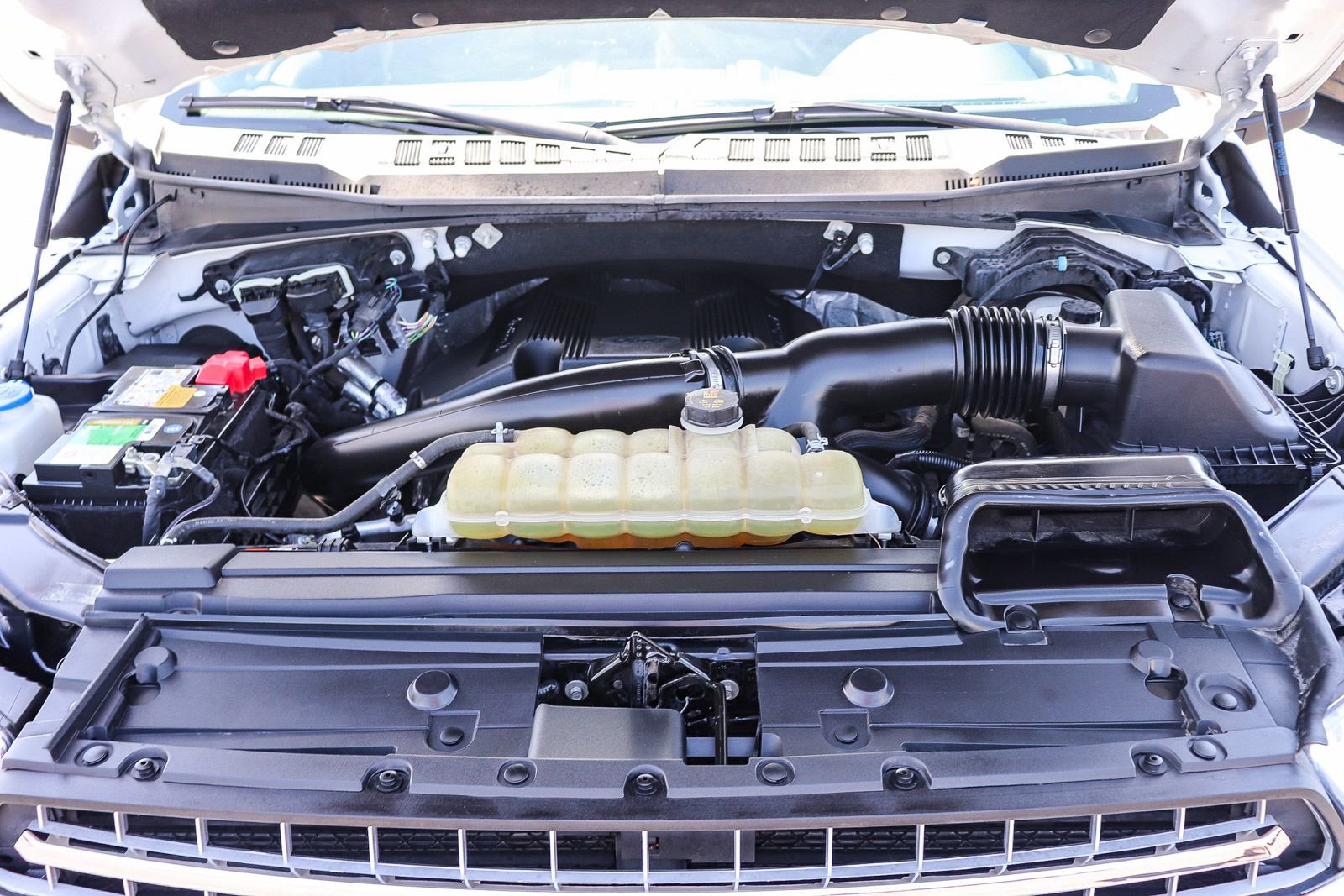 Certified 2019 Ford F150 XLT w/ Equipment Group 302A Luxury AWD/4WD image 27