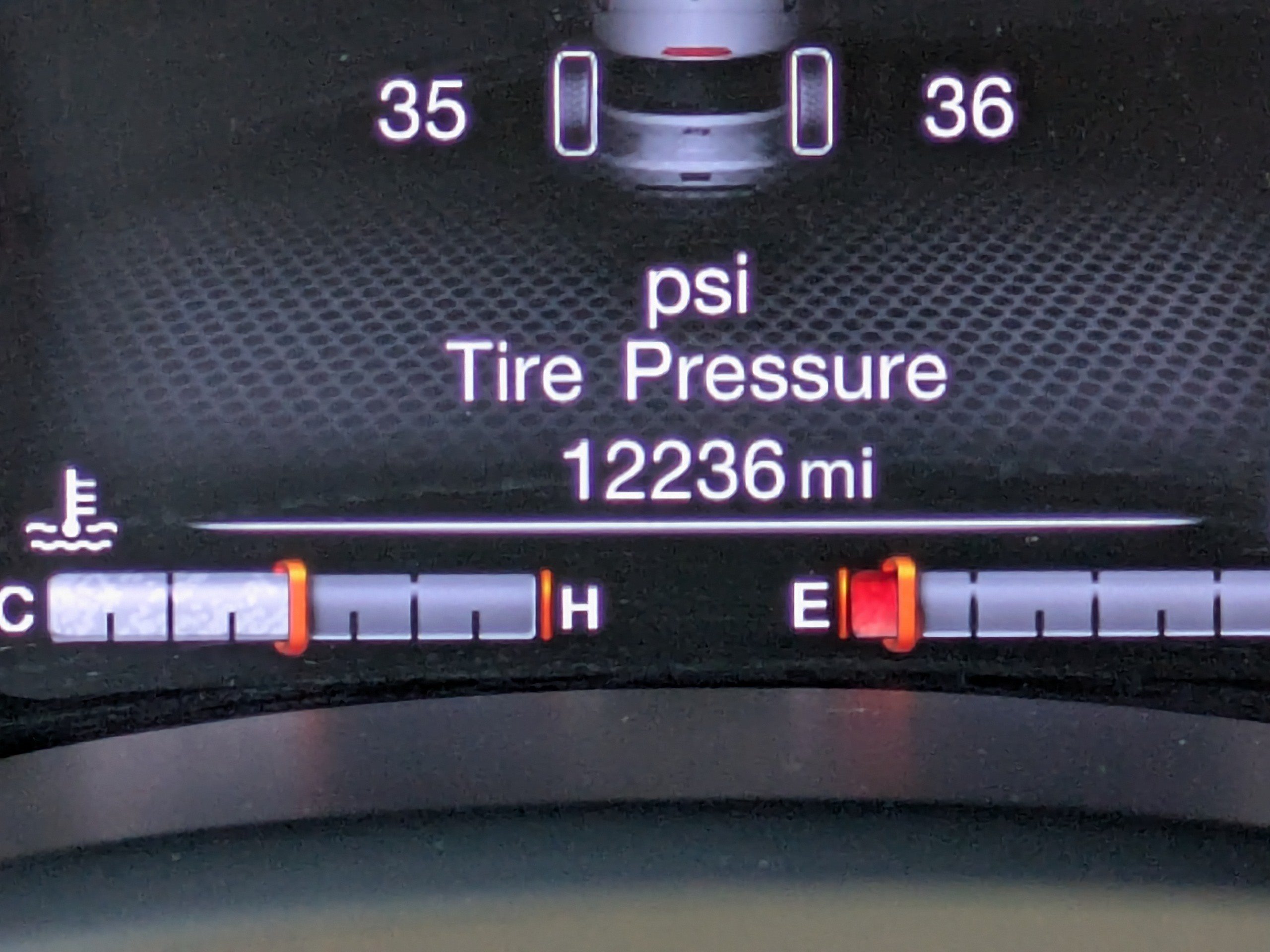 Used 2021 Jeep Renegade Latitude w/ Sun & Sound Group FWD image 28