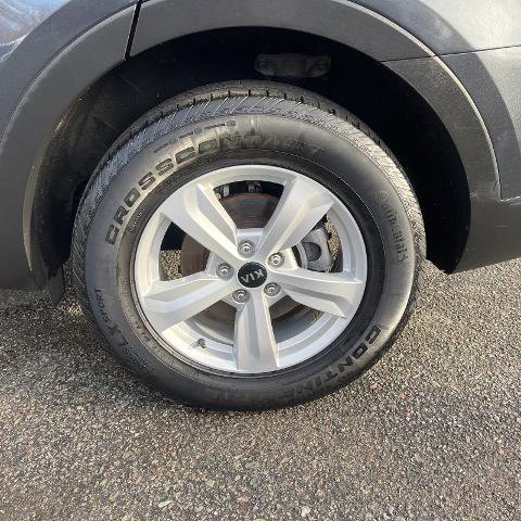 Used 2021 Kia Sorento LX image 17