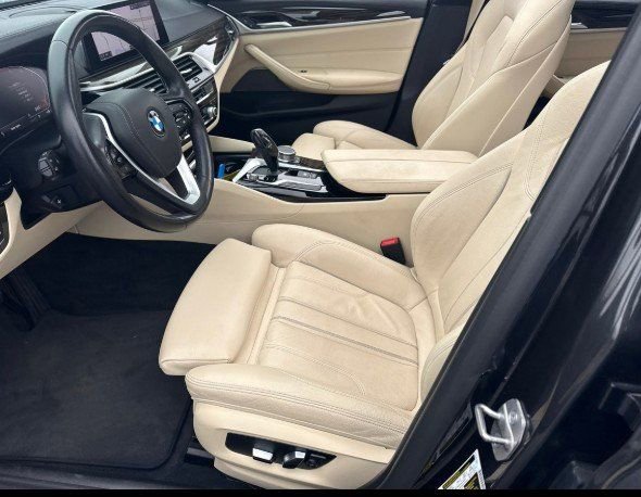 Used 2020 BMW 530i w/ Premium Package image 12
