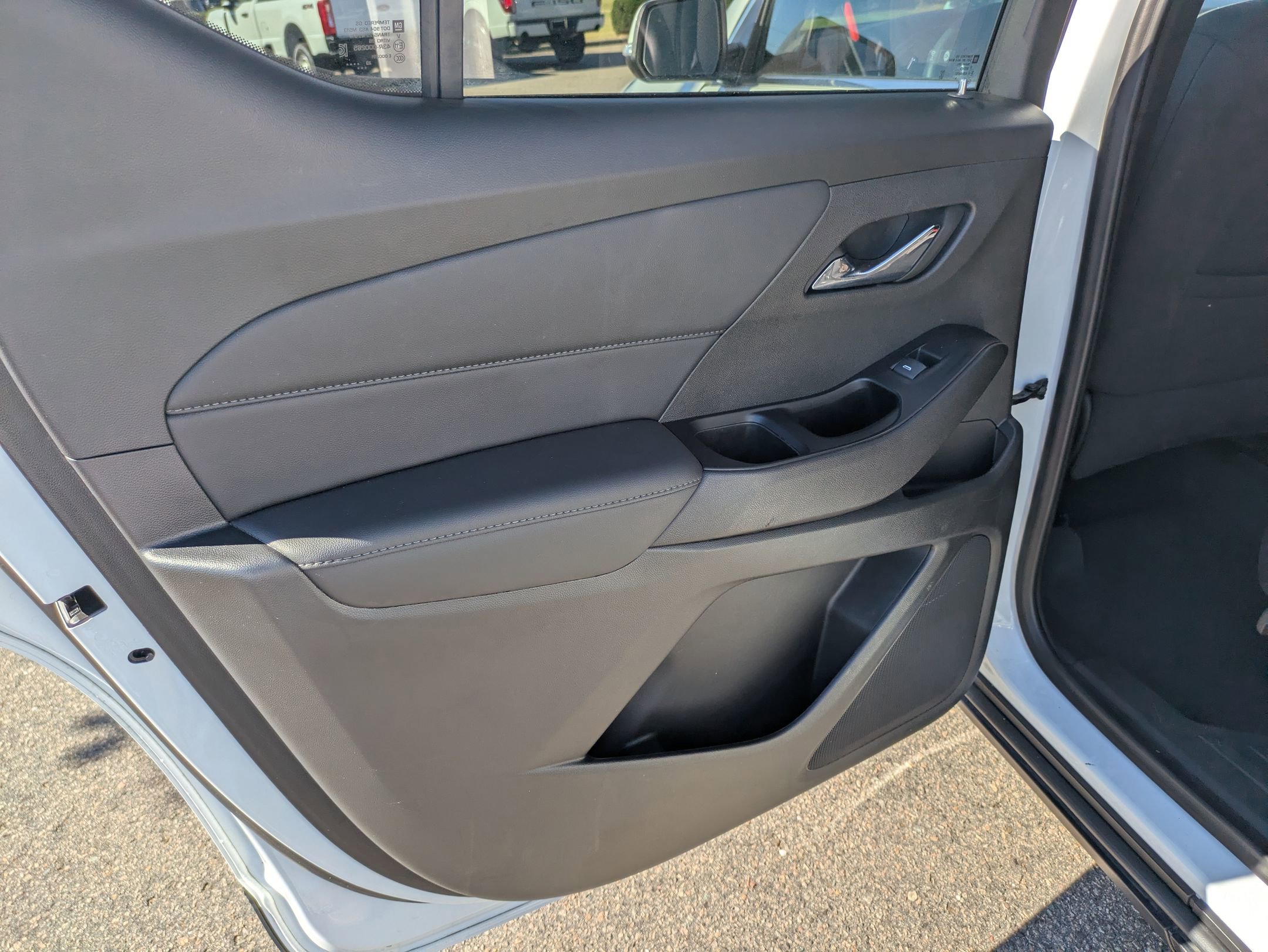 Used 2024 Chevrolet Traverse LT image 26