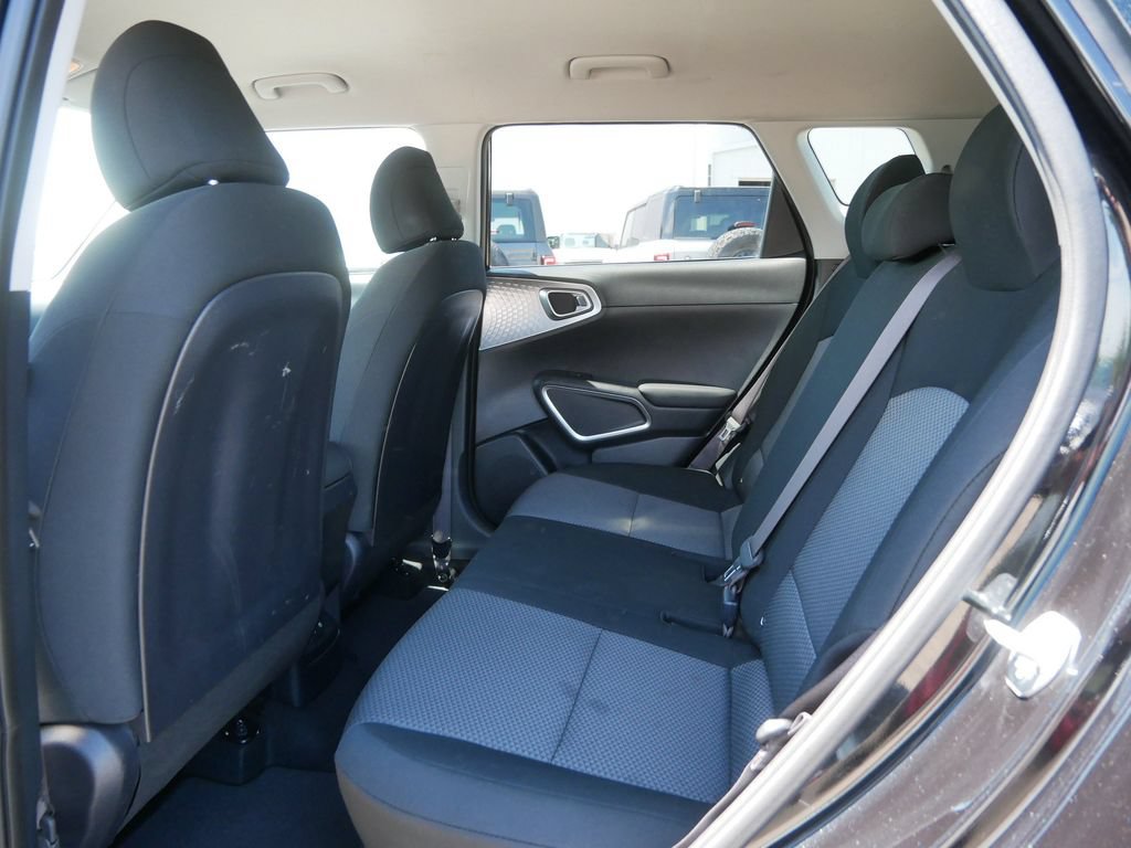 Used 2023 Kia Soul S FWD image 16