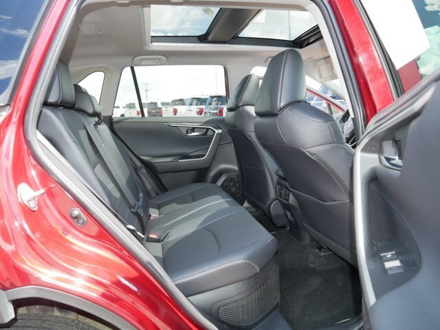 Used 2022 Toyota RAV4 Limited AWD/4WD image 18