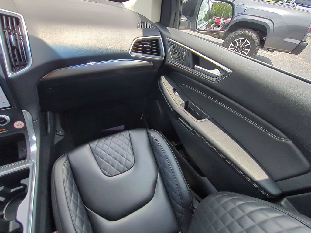 Certified 2024 Ford Edge Titanium AWD/4WD image 19