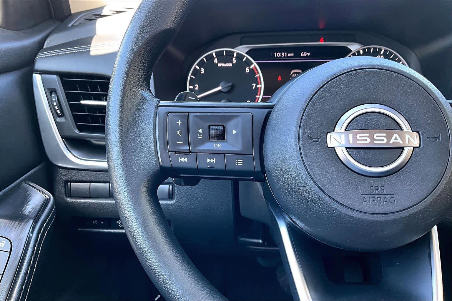 Used 2024 Nissan Rogue SV AWD/4WD image 24