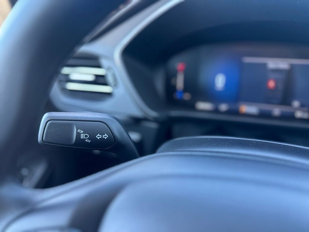 Certified 2025 Ford Escape Active AWD/4WD image 18