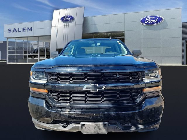 Used 2018 Chevrolet Silverado 1500 Custom w/ Custom Value Package AWD/4WD image 7