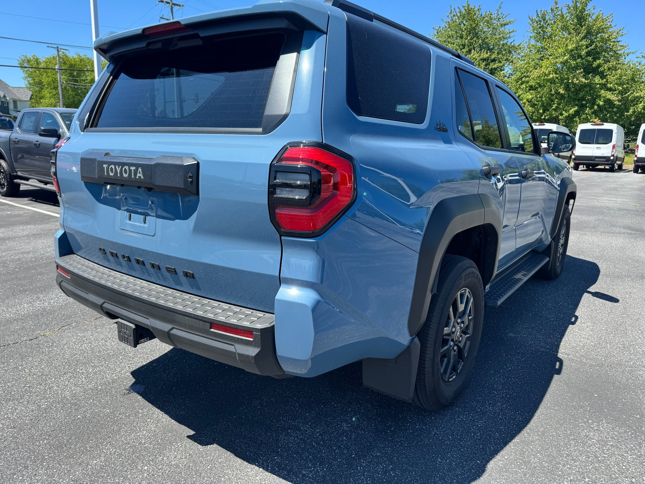 Used 2025 Toyota 4Runner SR5 AWD/4WD image 5