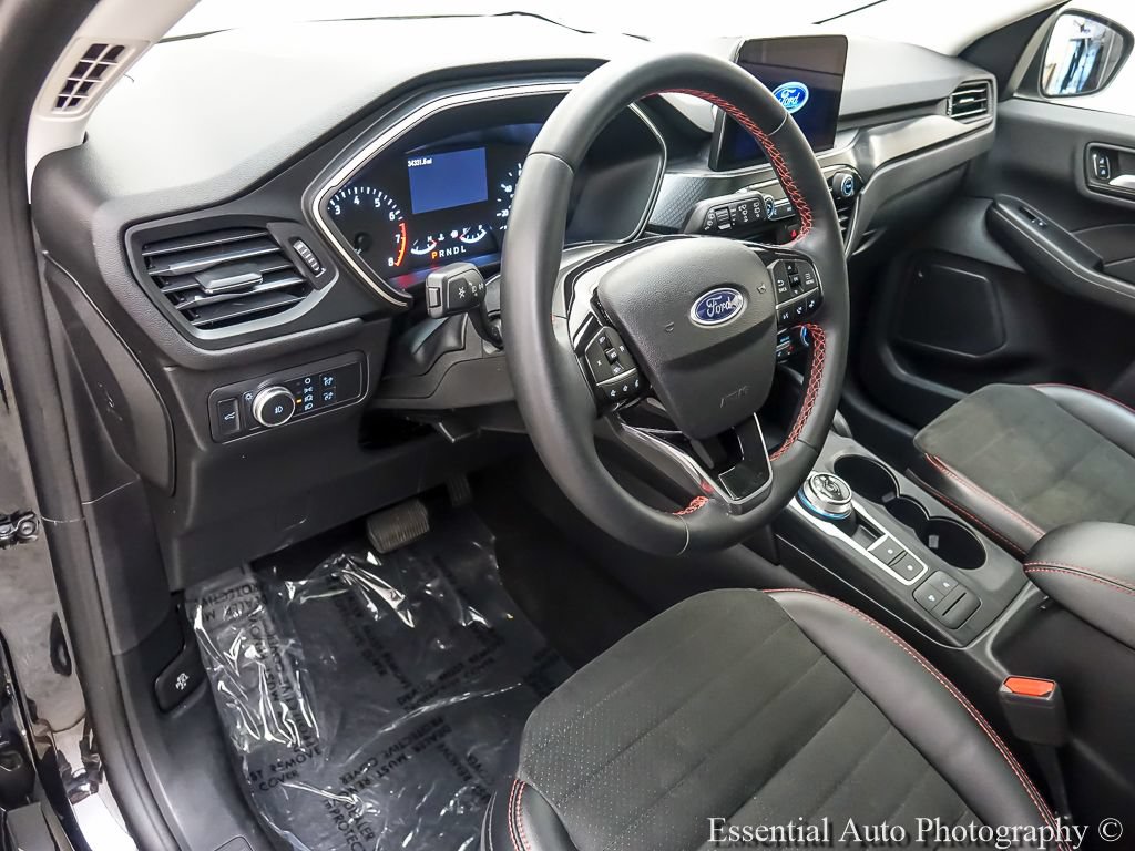 Certified 2022 Ford Escape SEL w/ SEL Stealth AWD Package image 10