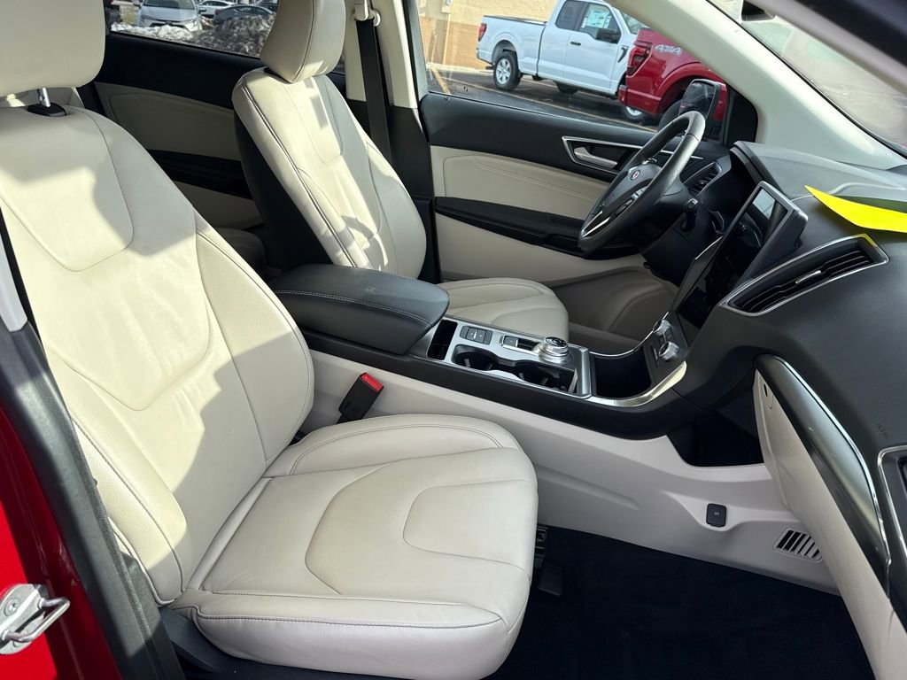 Certified 2022 Ford Edge Titanium image 9