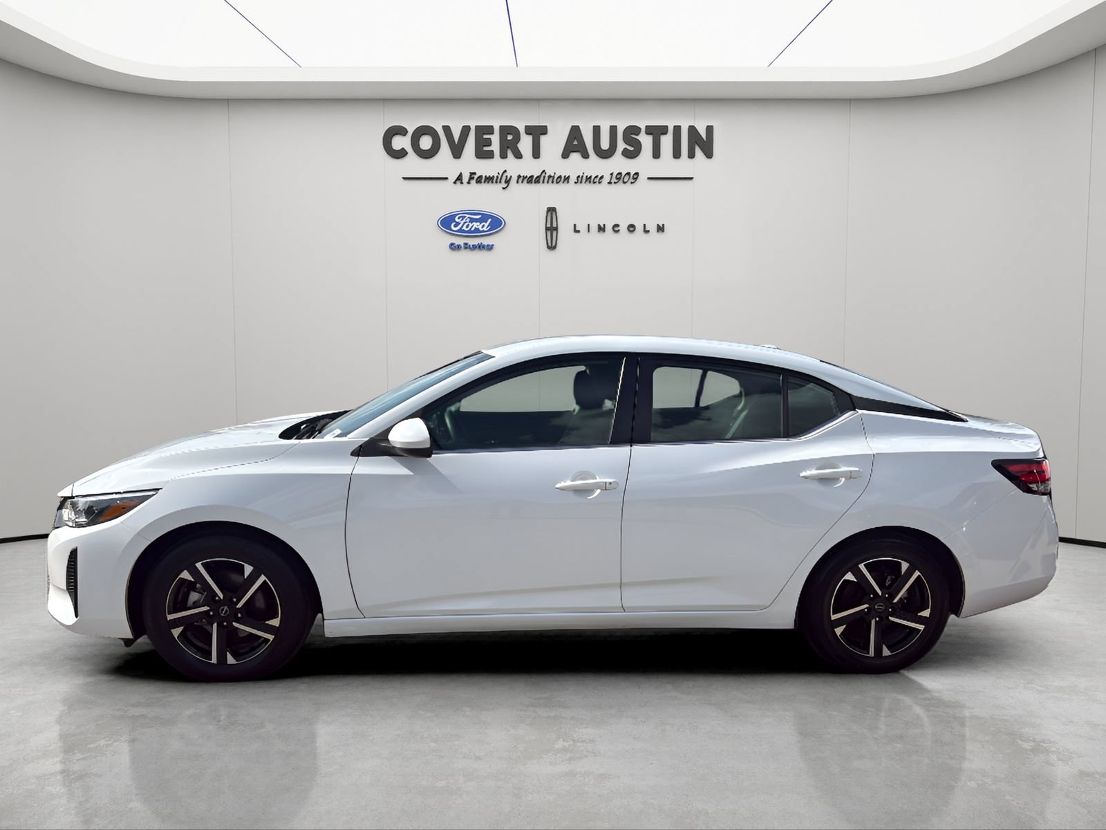 Used 2025 Nissan Sentra SV FWD image 3