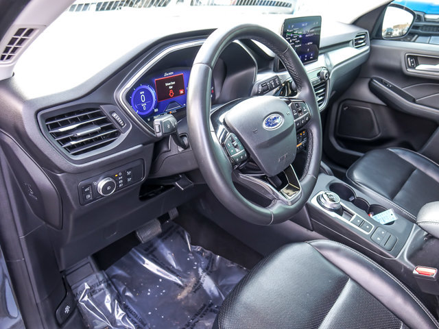 Certified 2022 Ford Escape Titanium AWD/4WD image 11
