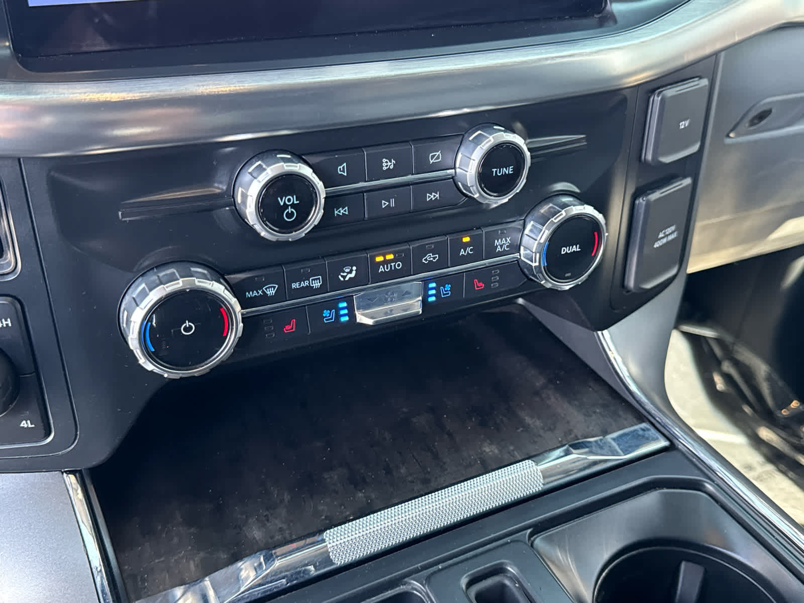 Certified 2022 Ford F150 Lariat w/ Max Trailer Tow Package AWD/4WD image 33