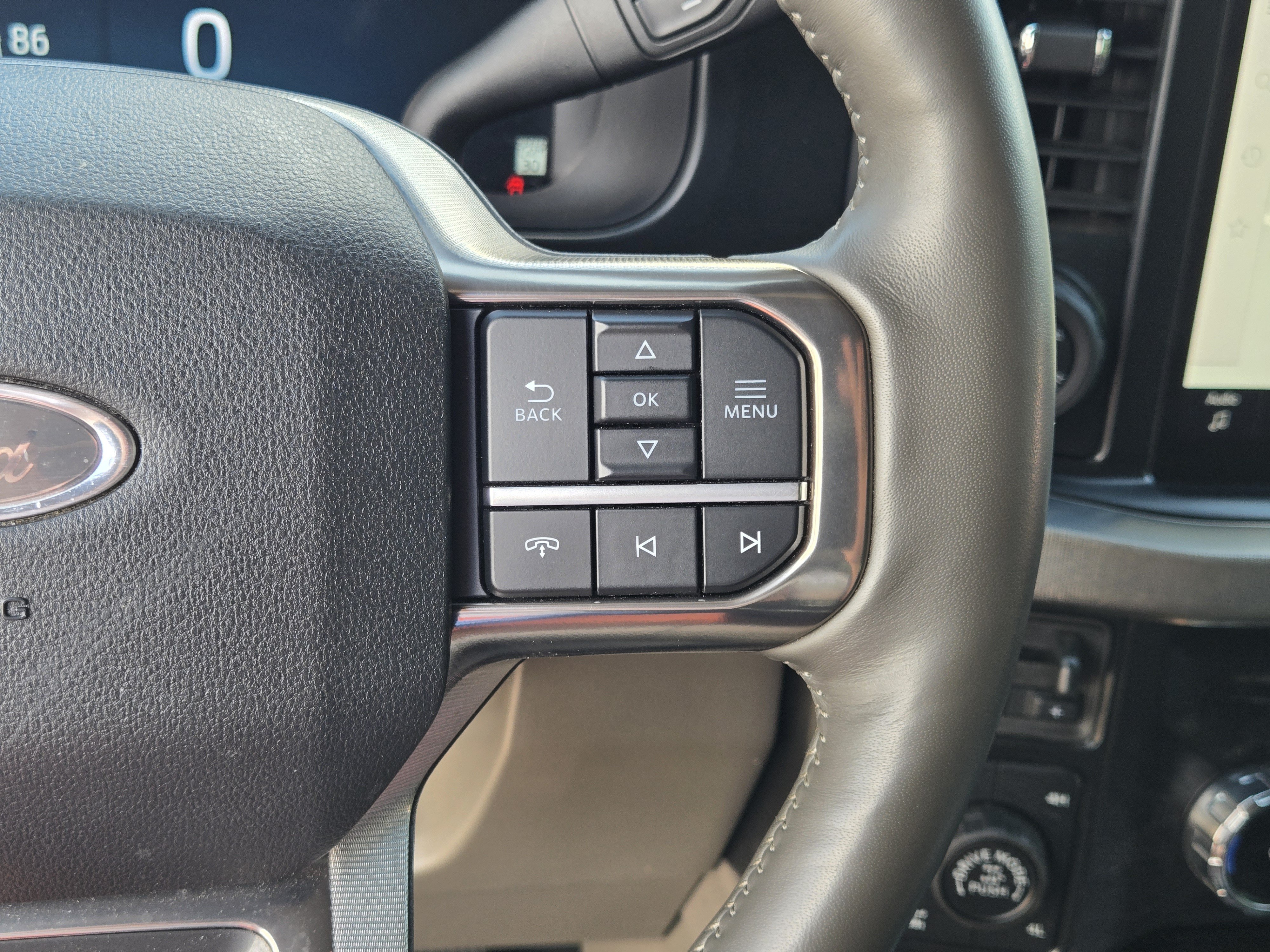 Certified 2025 Ford F350 Platinum w/ Platinum Plus Package AWD/4WD image 26