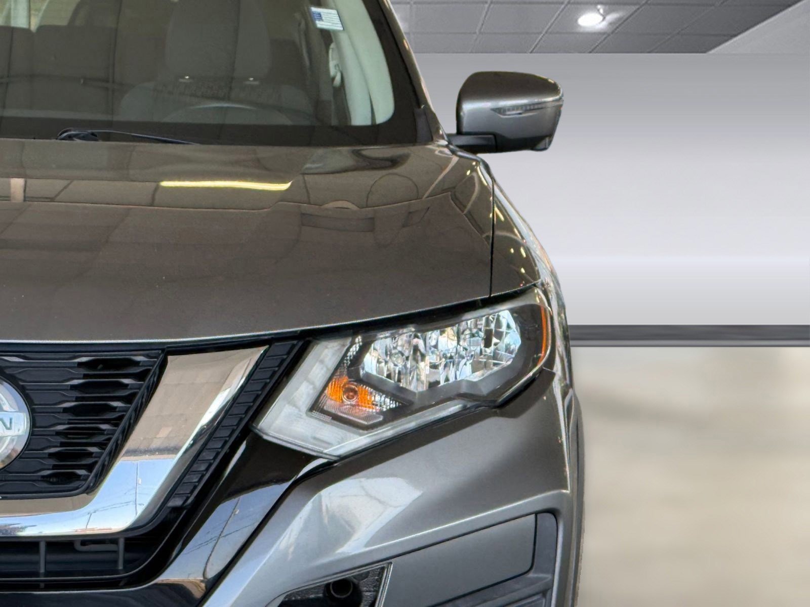 Used 2019 Nissan Rogue SV w/ Premium Package FWD image 11