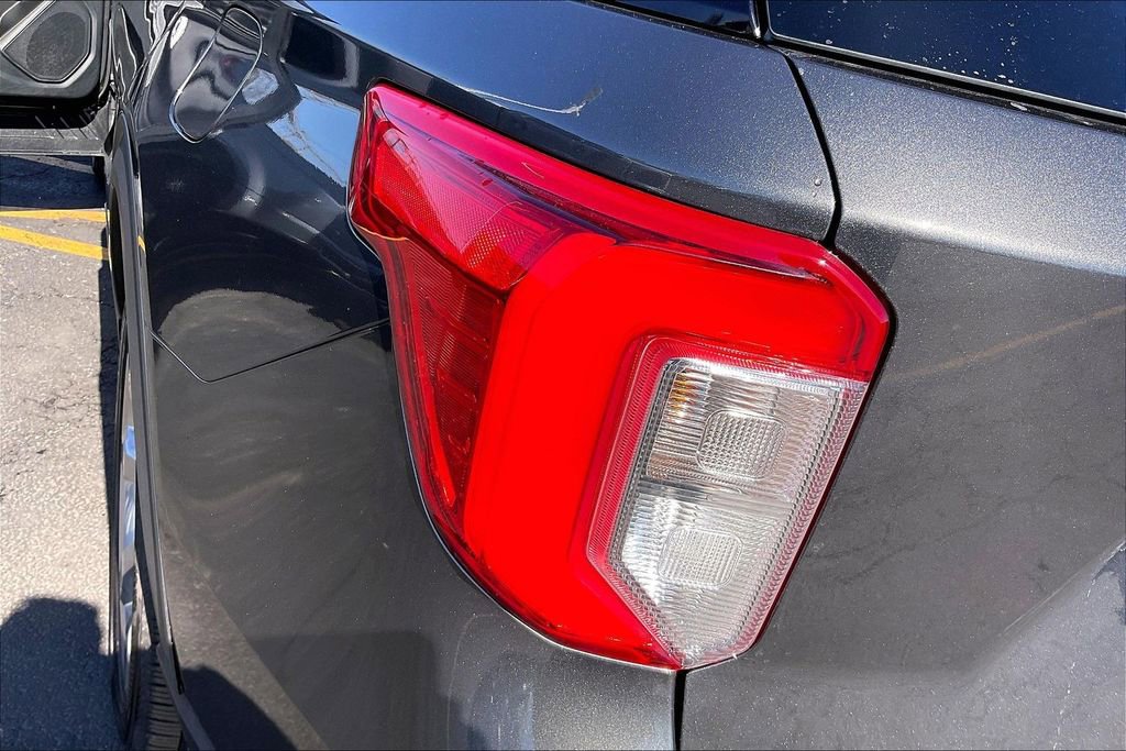 Certified 2020 Ford Explorer Platinum w/ Premium Technology Package image 29