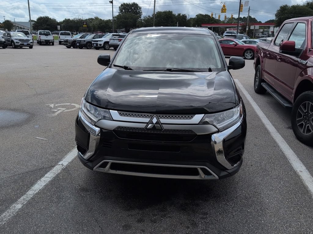 Used 2020 Mitsubishi Outlander ES FWD image 2