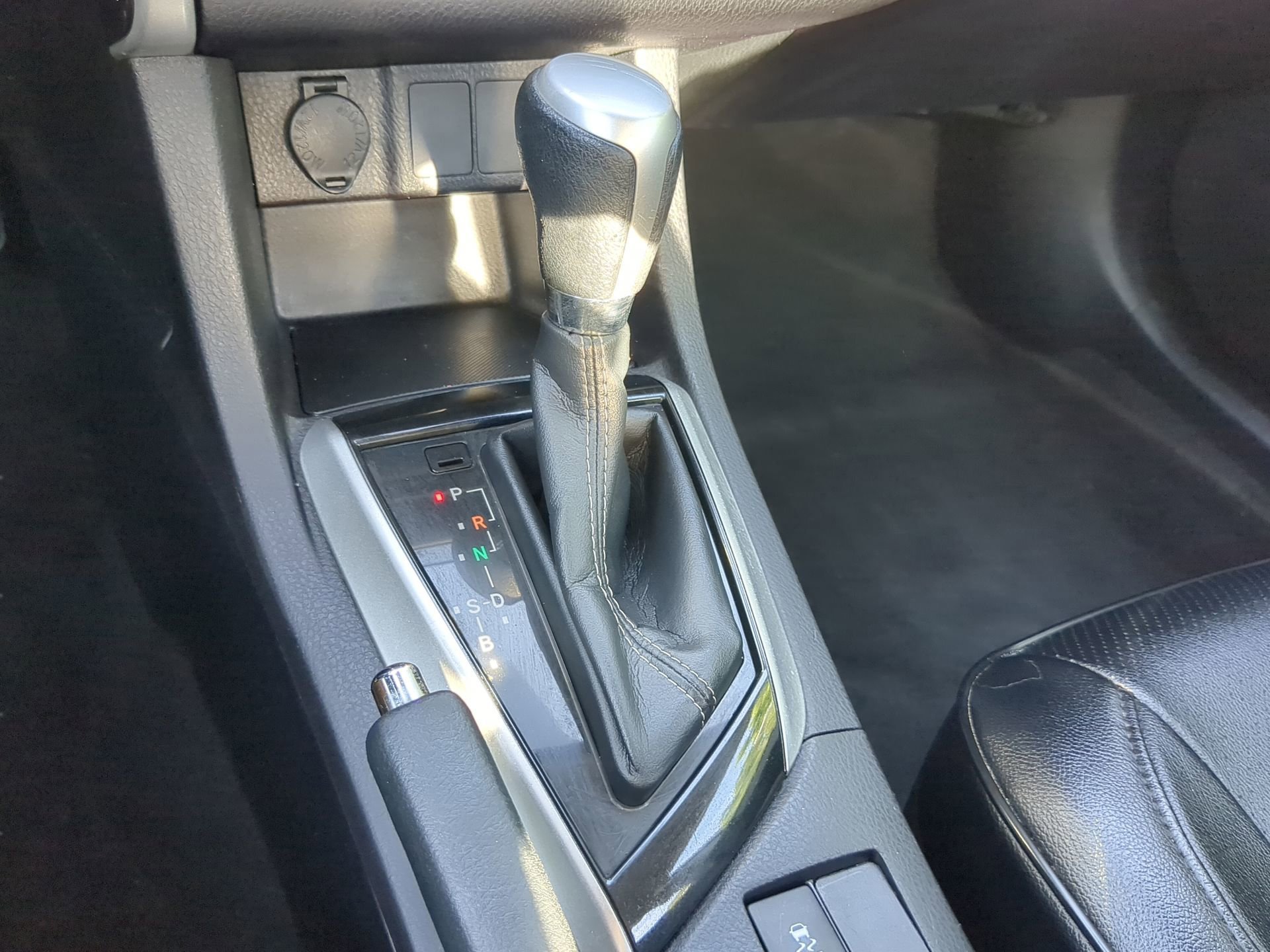 Used 2018 Toyota Corolla LE image 59