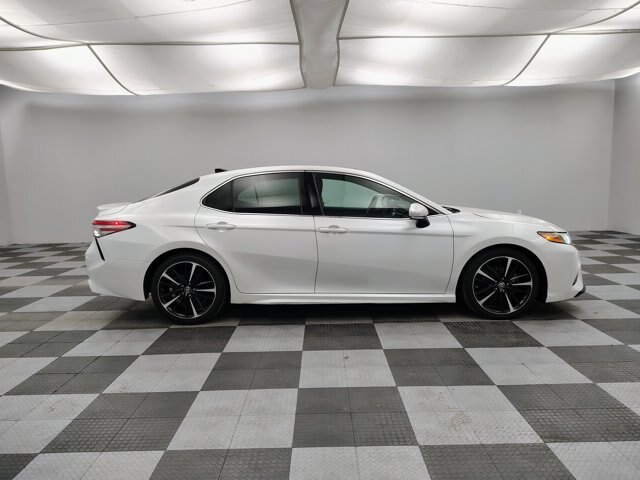Used 2018 Toyota Camry XSE FWD image 9