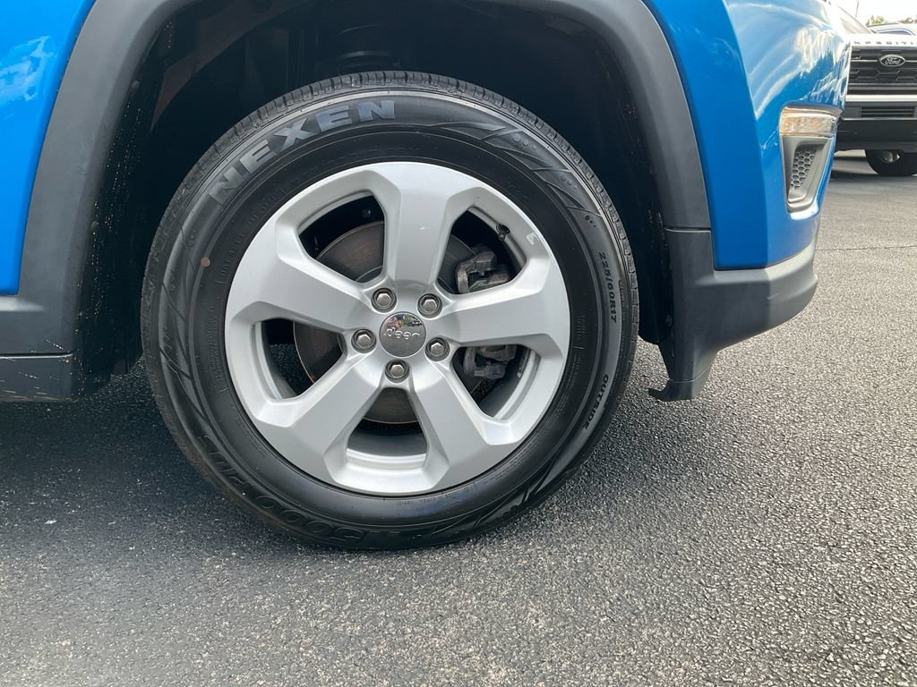 Used 2019 Jeep Compass Latitude w/ Popular Equipment Group FWD image 10