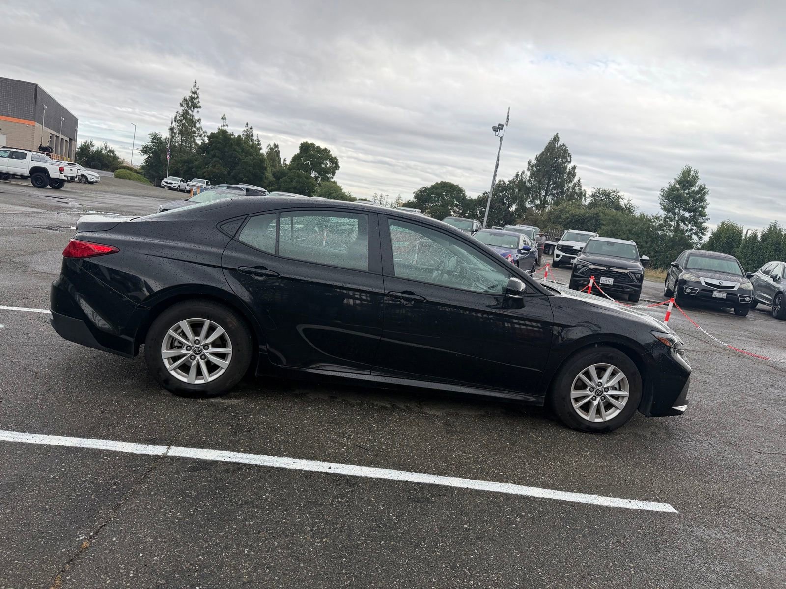 Used 2025 Toyota Camry LE FWD image 6