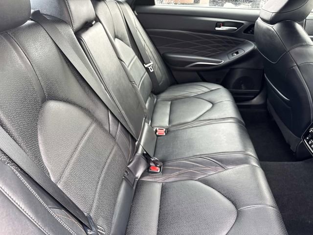 Used 2021 Toyota Avalon Limited image 23