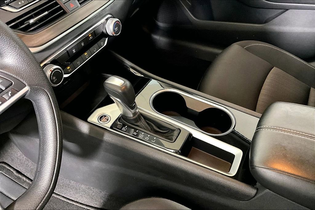 Used 2024 Nissan Altima 2.5 SV image 13