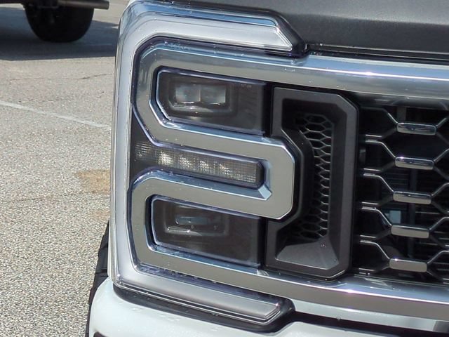 Certified 2025 Ford F350 Platinum w/ Platinum Plus Package AWD/4WD image 10