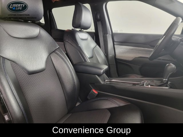 Used 2023 Jeep Compass Latitude AWD/4WD image 18