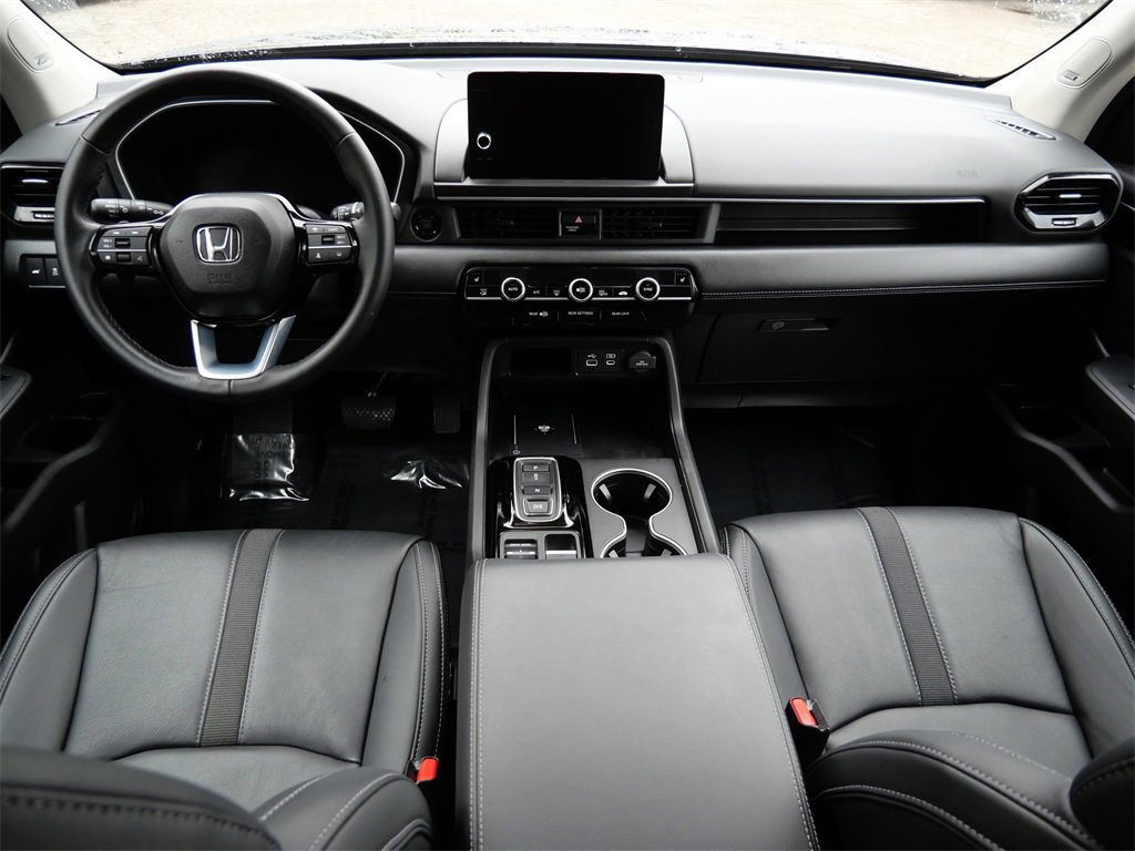 Used 2024 Honda Pilot Touring image 12