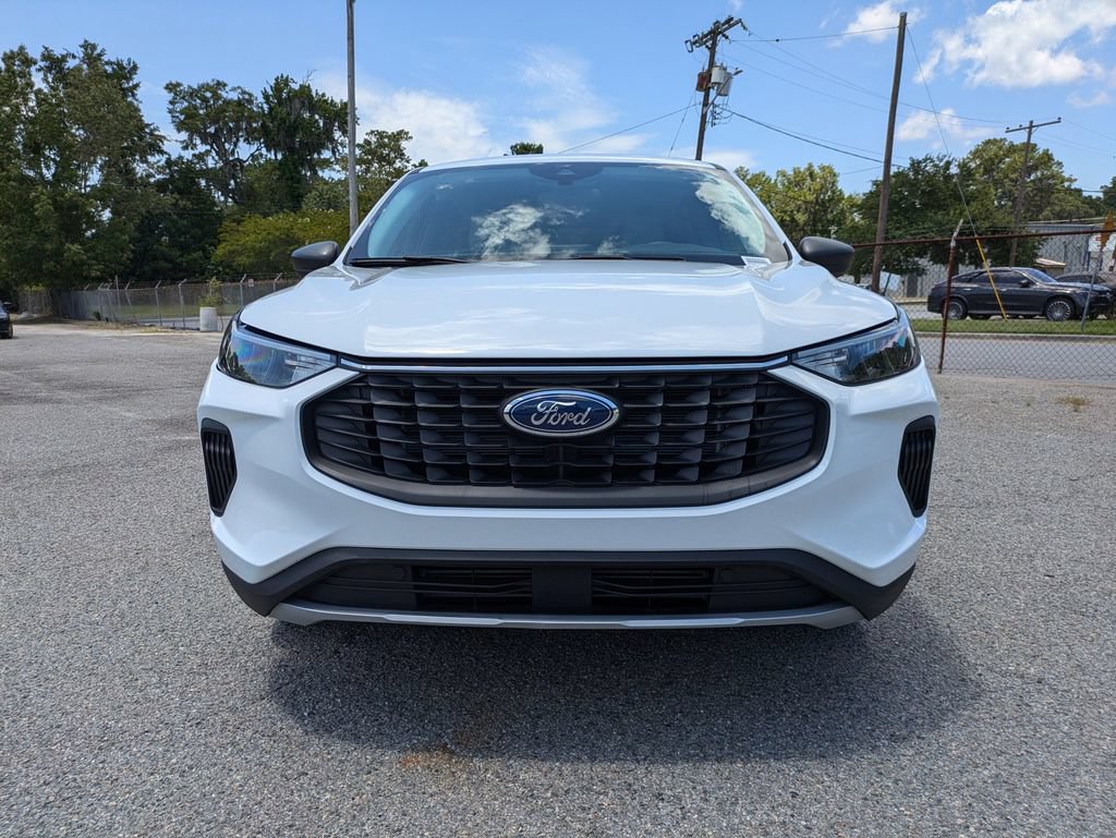 Certified 2025 Ford Escape Active w/ Cold Weather Package FWD image 9