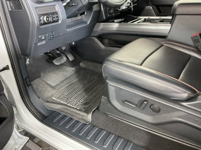 Certified 2025 Ford F350 Lariat w/ Black Appearance Package image 18