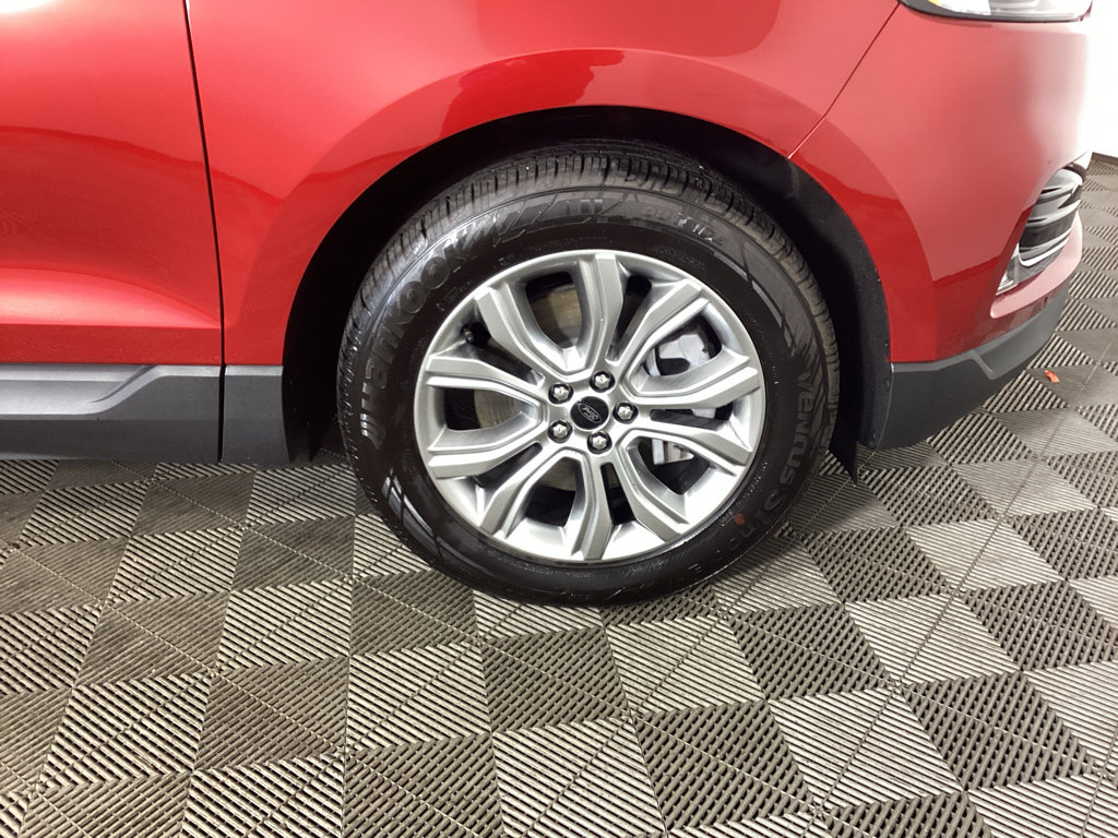 Certified 2024 Ford Edge Titanium AWD/4WD image 7