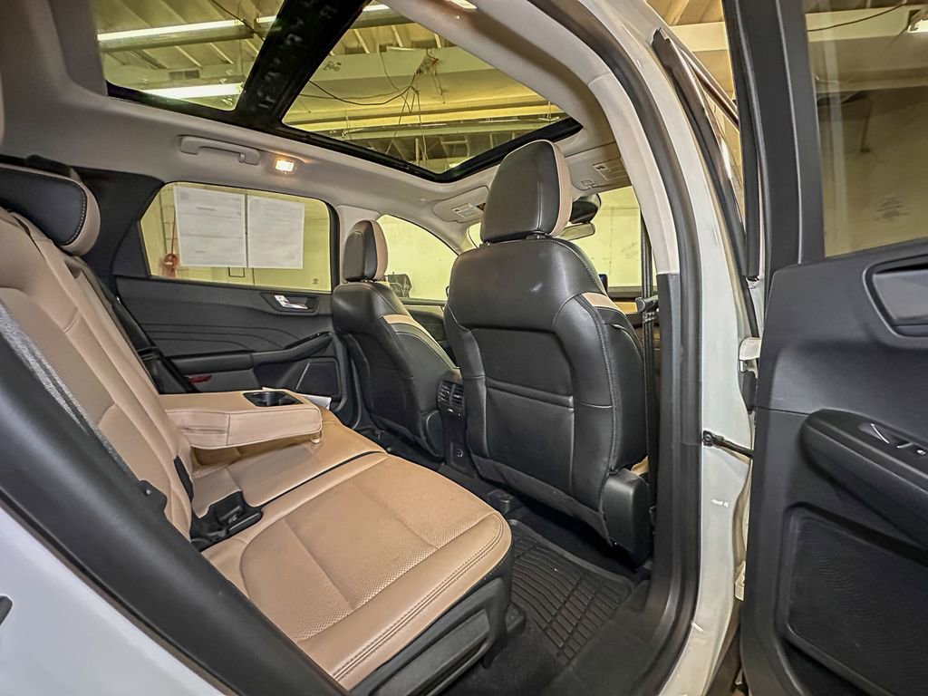 Certified 2022 Ford Escape SEL AWD/4WD image 31
