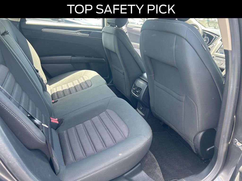 Certified 2017 Ford Fusion SE w/ Fusion SE Technology Package FWD image 20