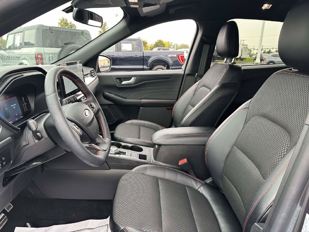 Certified 2024 Ford Escape ST-Line w/ Tech Pack #1 AWD/4WD image 10