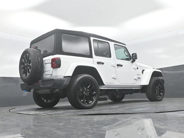 Used 2023 Jeep Wrangler Unlimited Sahara w/ Cold Weather Group AWD/4WD image 21