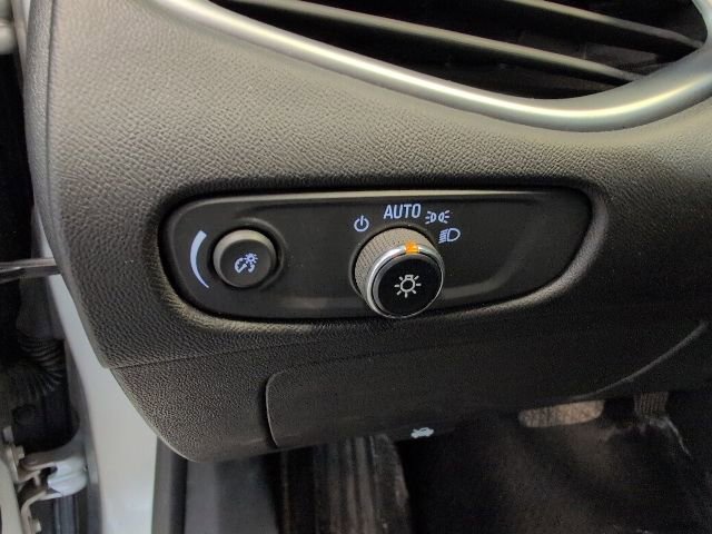 Used 2022 Chevrolet Malibu LT FWD image 17