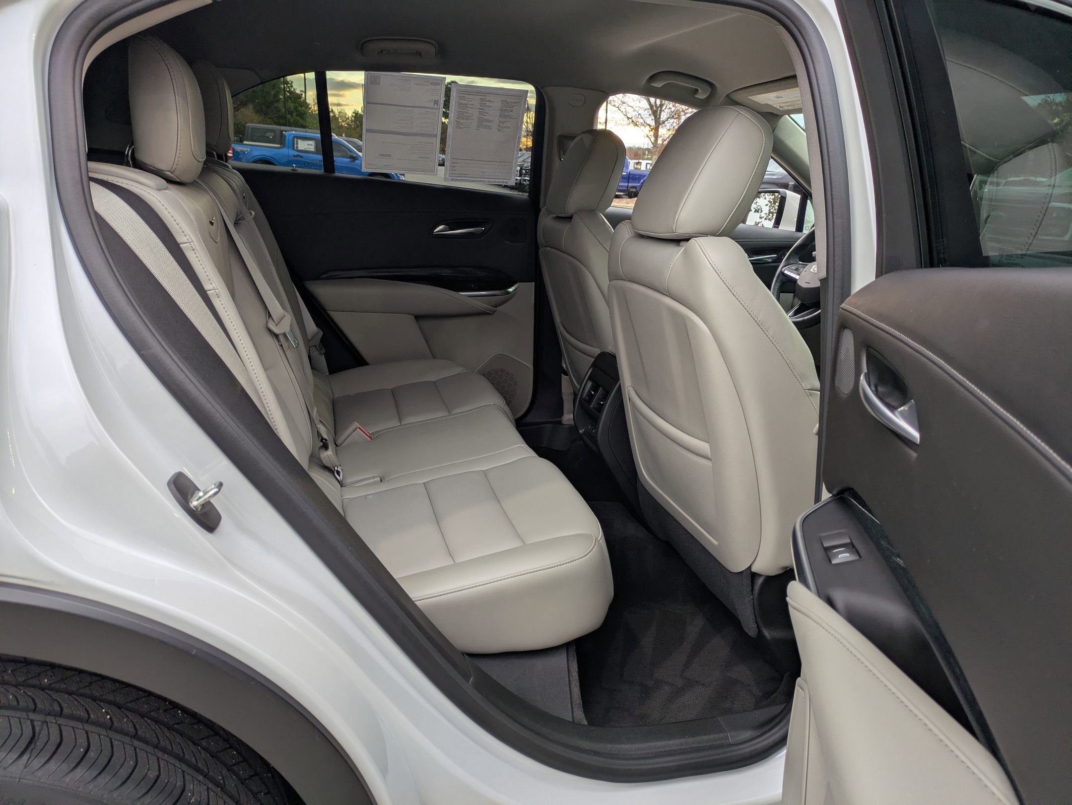 Used 2022 Cadillac XT4 Premium Luxury w/ Technology Package image 36