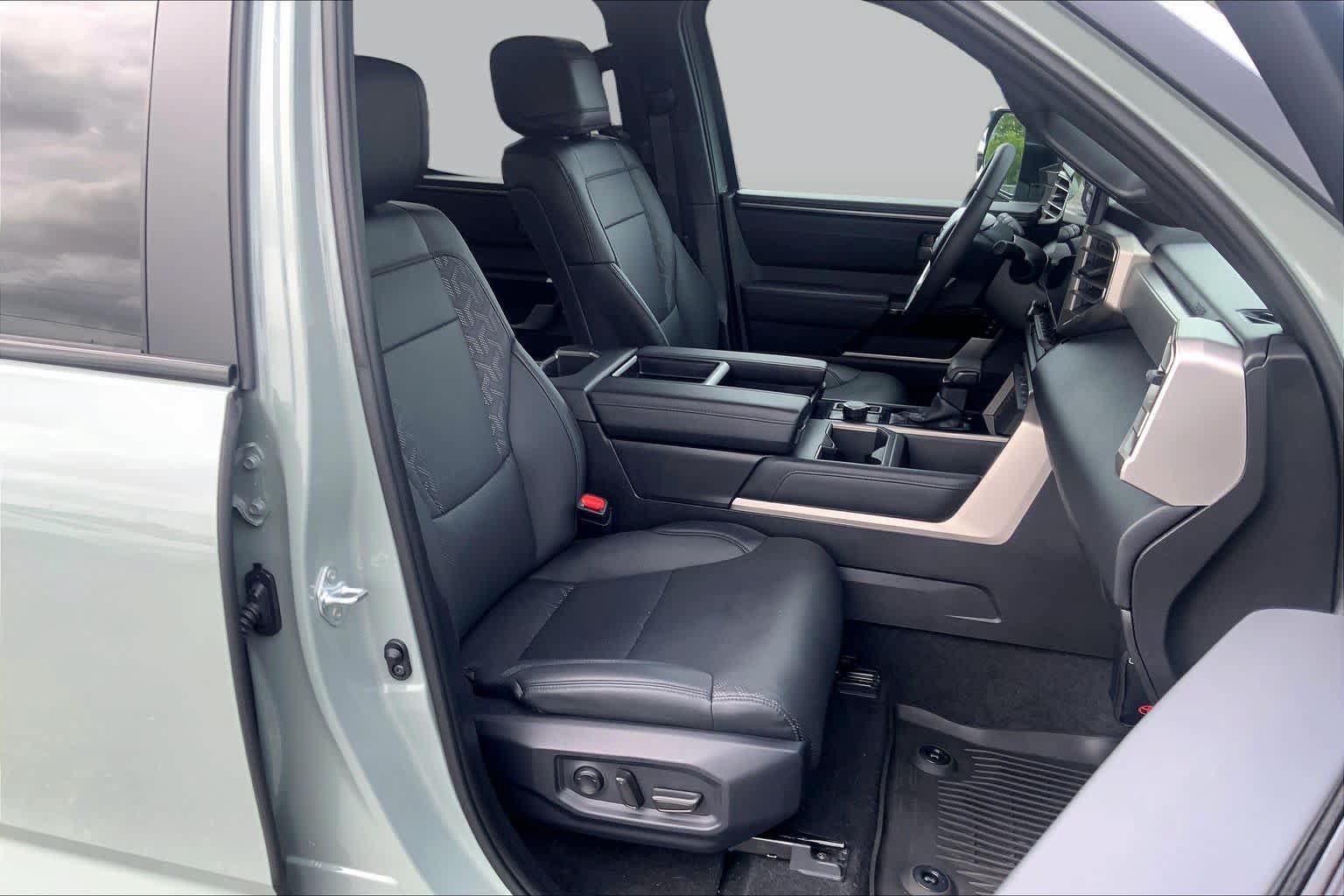 Used 2025 Toyota Tundra Limited w/ TRD Off-Road Package AWD/4WD image 9