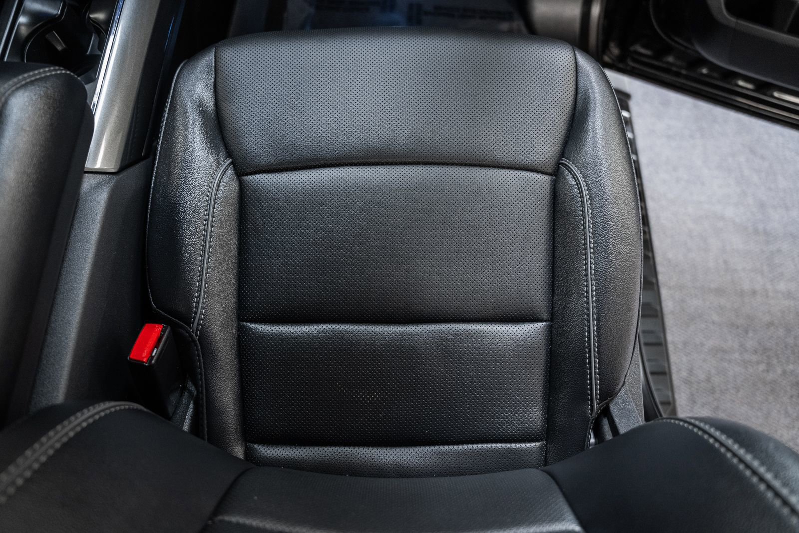 Certified 2023 Ford F150 Lariat w/ Equipment Group 502A High image 39